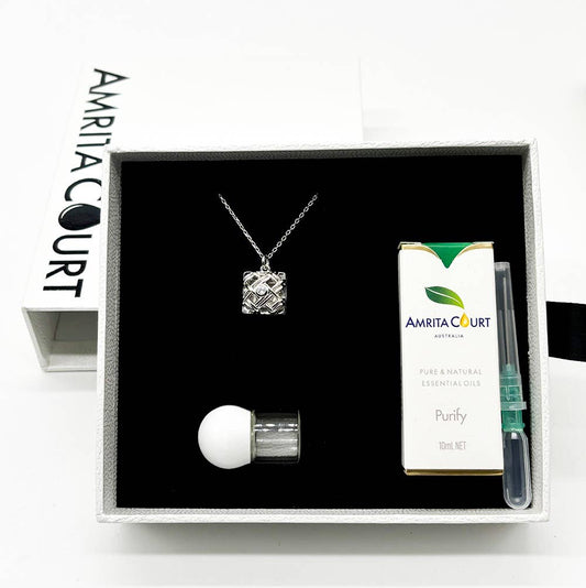 Aroma Necklace Treasure Chest + Purify Oil Blend
