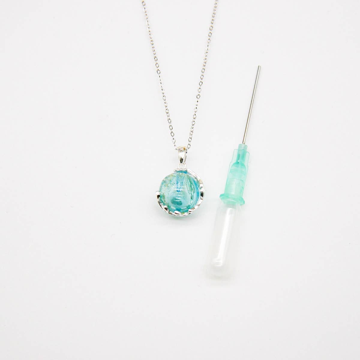 Planet Aroma Necklace + Purify Oil Blend